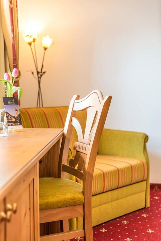 Egling Metzgerei Gasthof Oberhauser - Hotel Zur Post מראה חיצוני תמונה