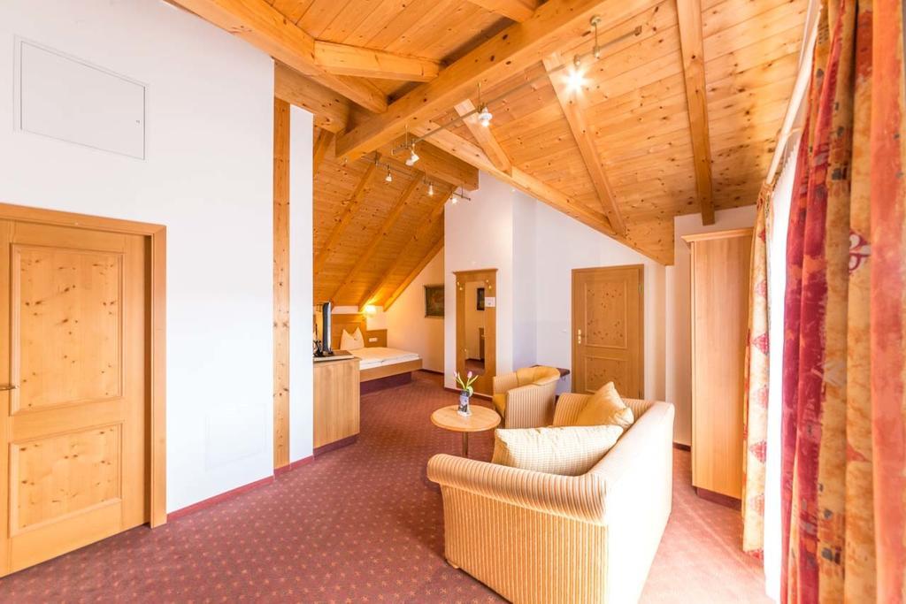 Egling Metzgerei Gasthof Oberhauser - Hotel Zur Post מראה חיצוני תמונה